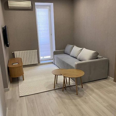 Apartpoltava Двокімнатні Апартаменти З Джакузі Біля Листопаду Eksteriør billede