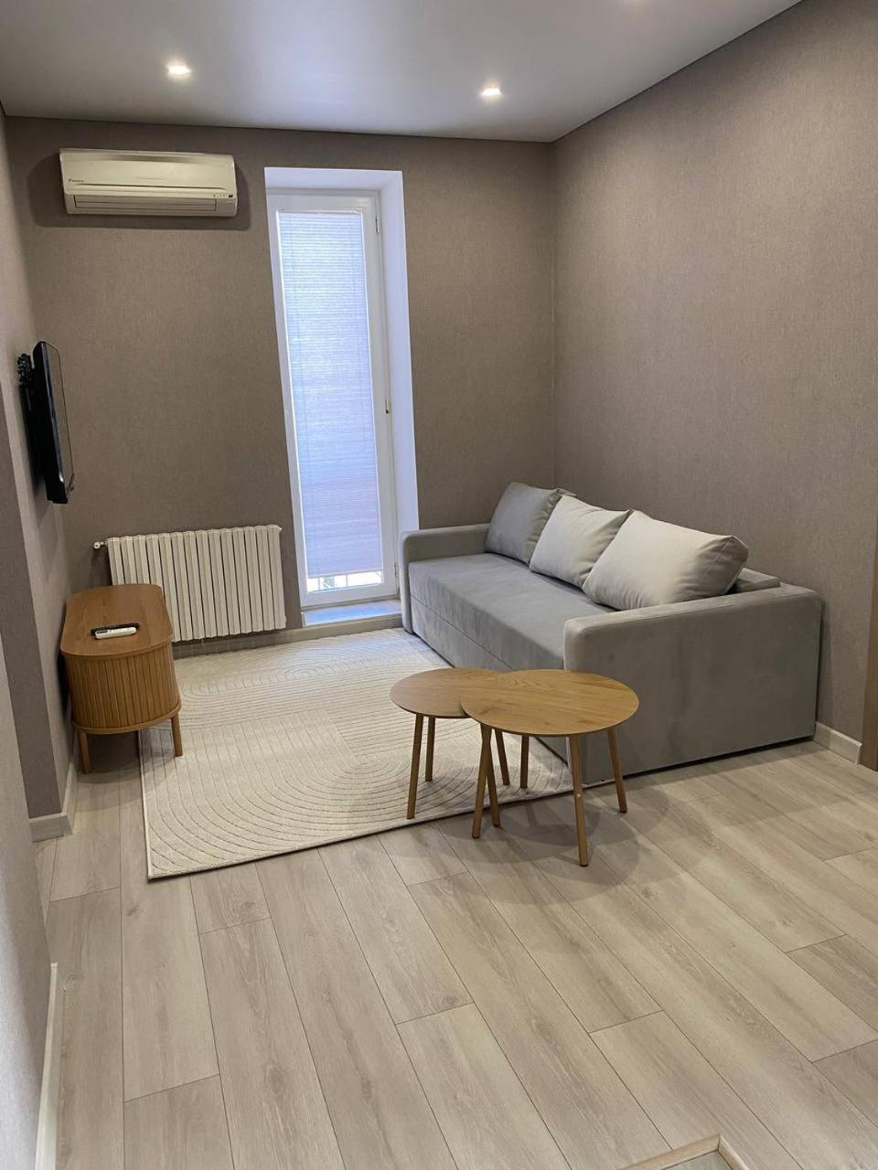 Apartpoltava Двокімнатні Апартаменти З Джакузі Біля Листопаду Eksteriør billede