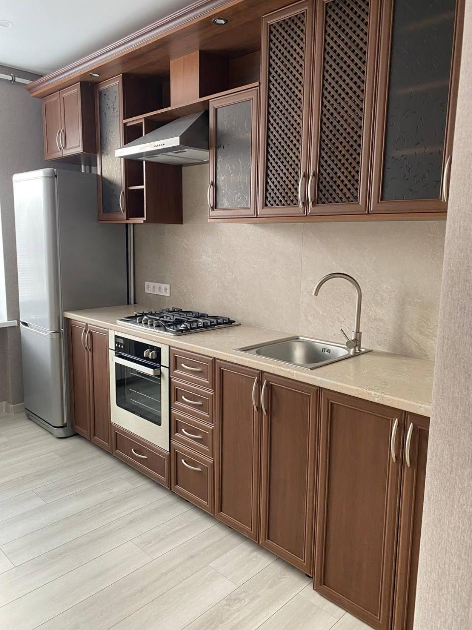 Apartpoltava Двокімнатні Апартаменти З Джакузі Біля Листопаду Eksteriør billede