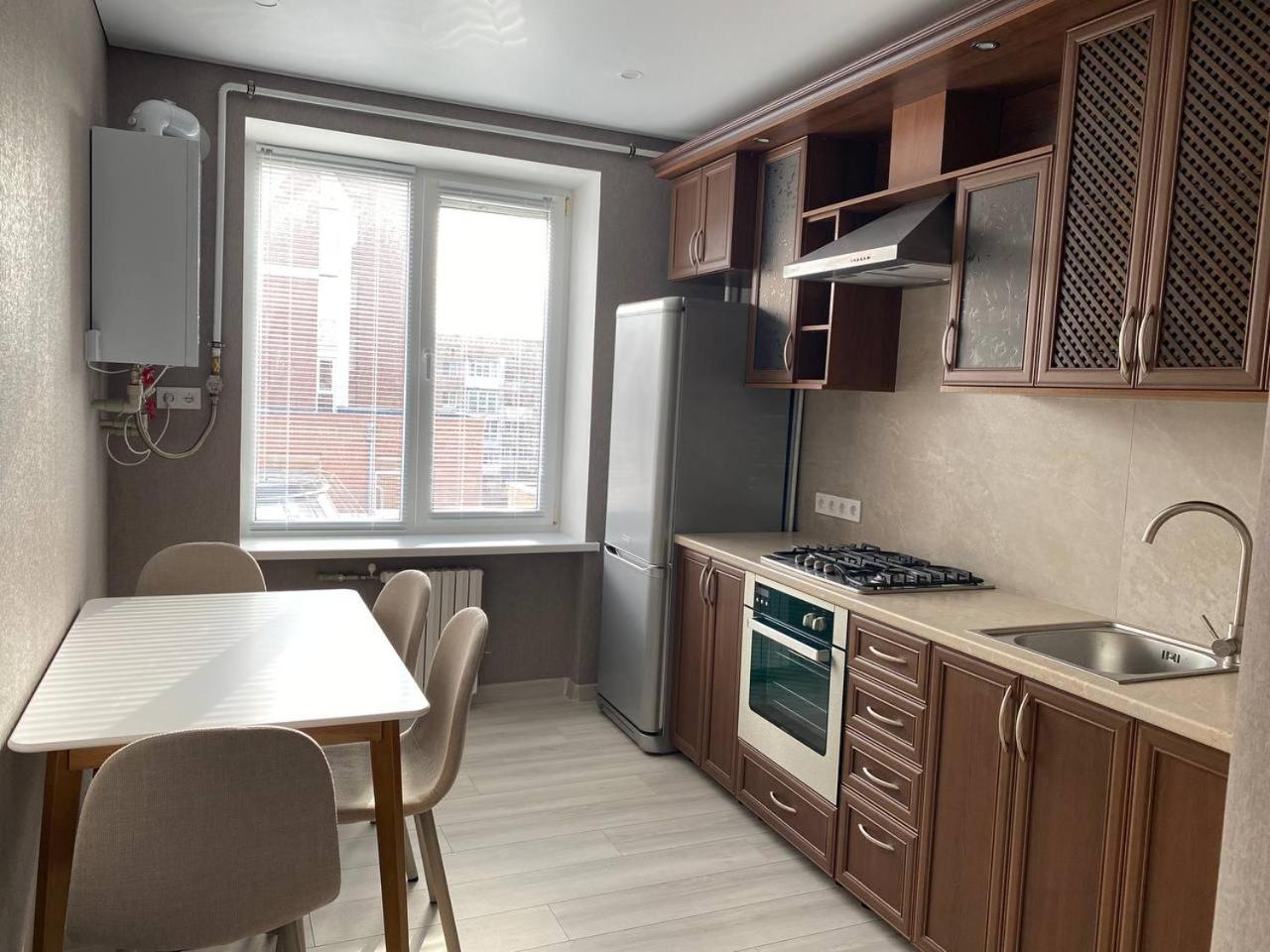 Apartpoltava Двокімнатні Апартаменти З Джакузі Біля Листопаду Eksteriør billede