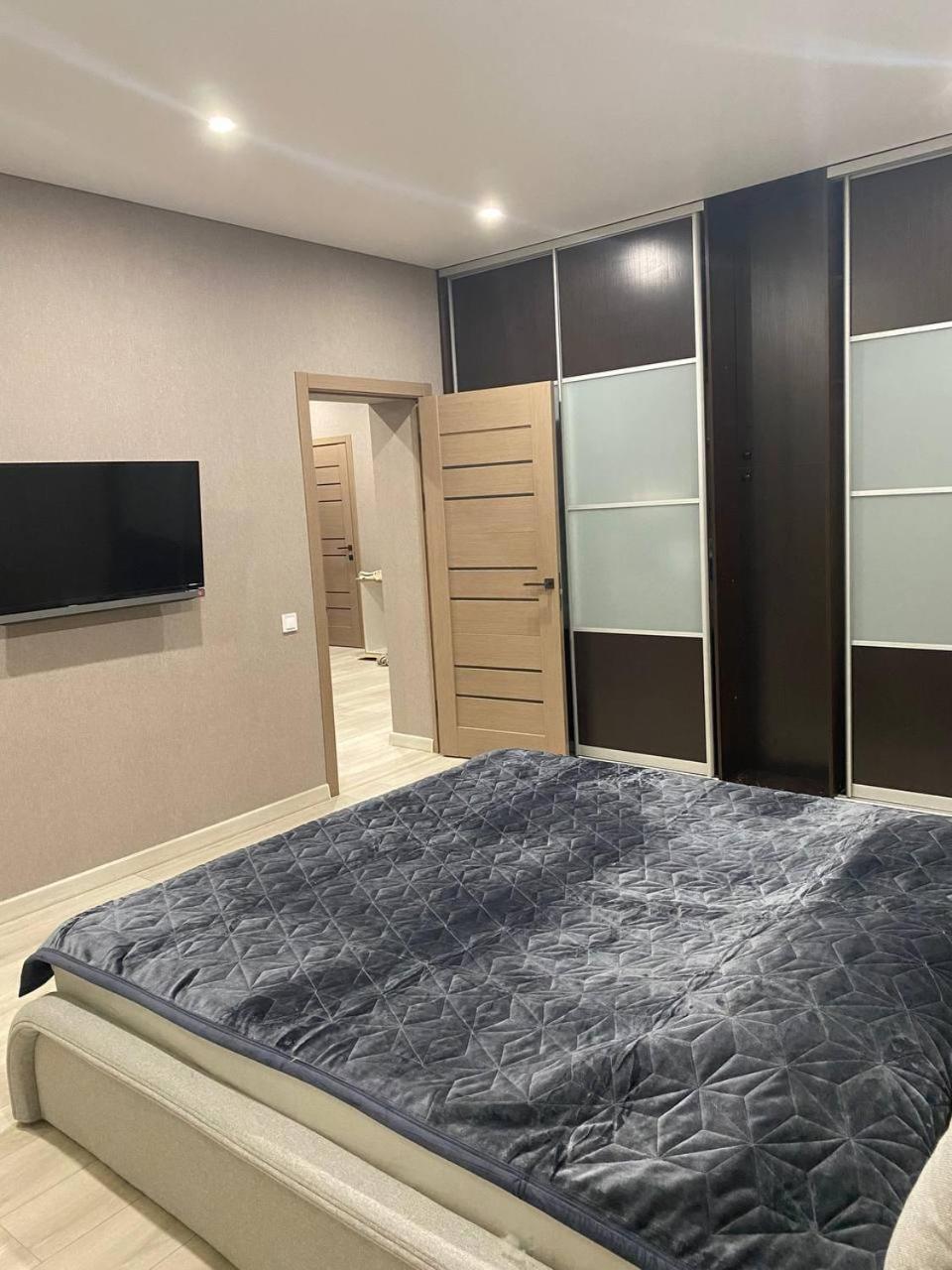 Apartpoltava Двокімнатні Апартаменти З Джакузі Біля Листопаду Eksteriør billede